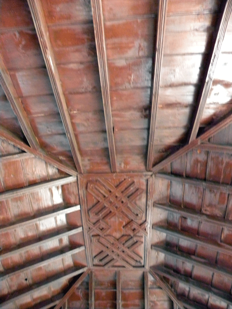 Plafond en bois sculpté à Tenerife.