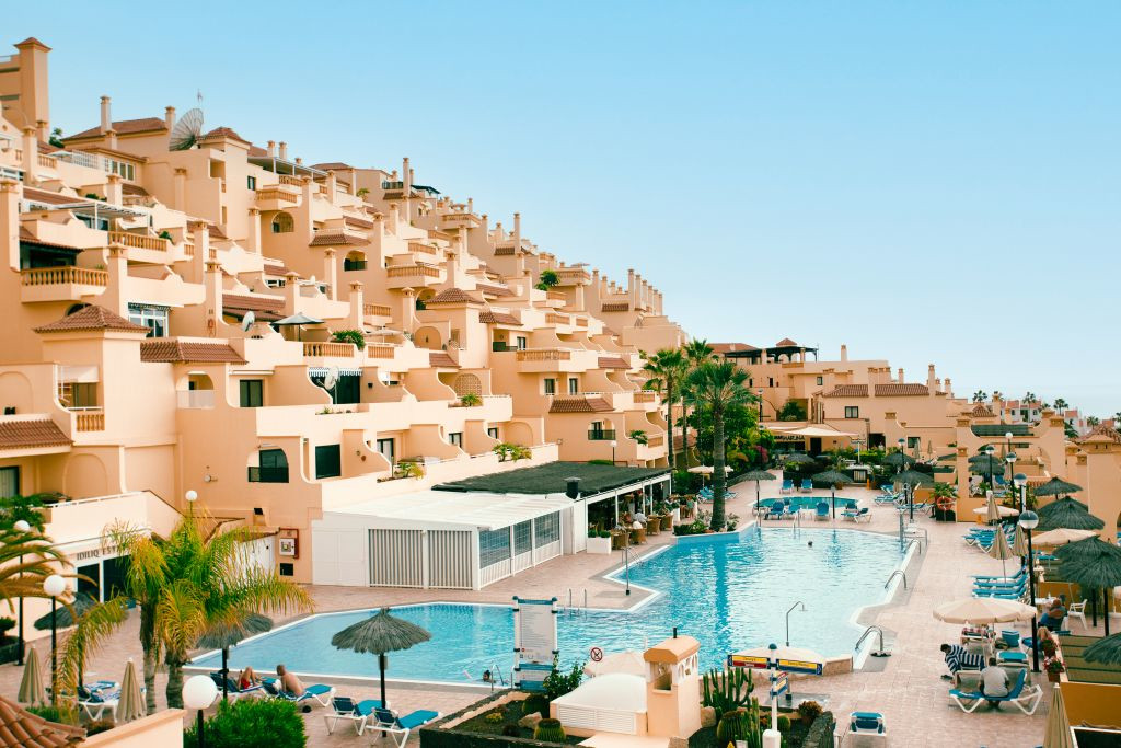 Complexe d'appartements avec piscine à Amarilla Golf, Tenerife.