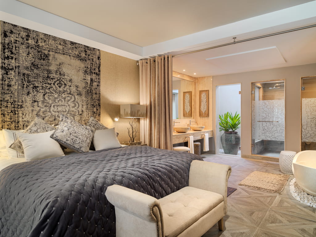 Chambre luxueuse avec salle de bain attenante à Tenerife.