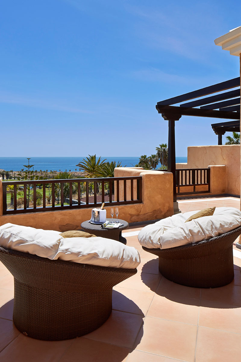 Terrasse avec vue sur l'océan et mobilier, Tenerife.