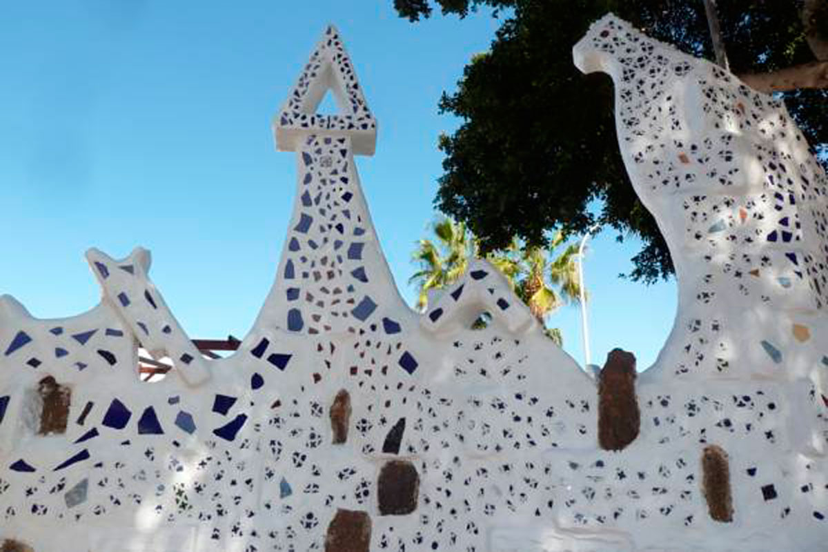 Los-Moxaicos-The-Wall