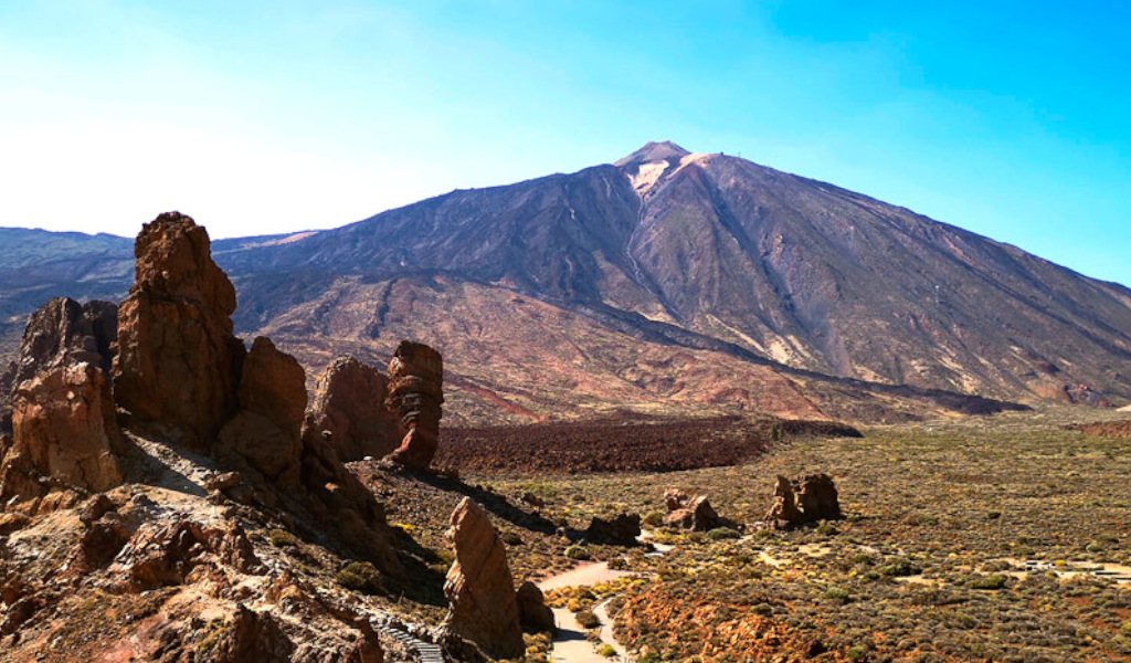 Montagne du Teide et formations rocheuses dans le parc national du Teide, Tenerife.