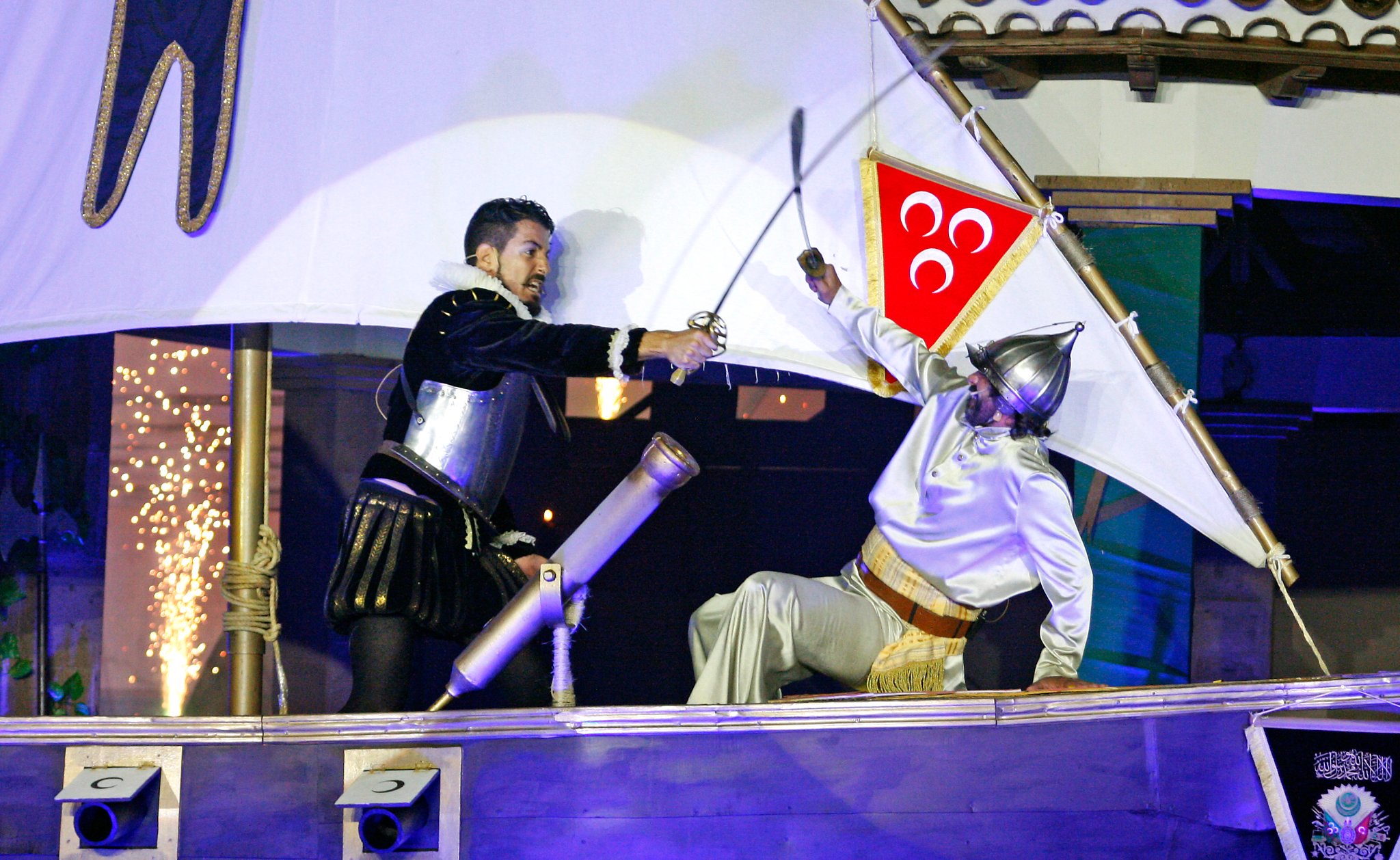 Combat médiéval en bateau lors d’un spectacle à Tenerife.