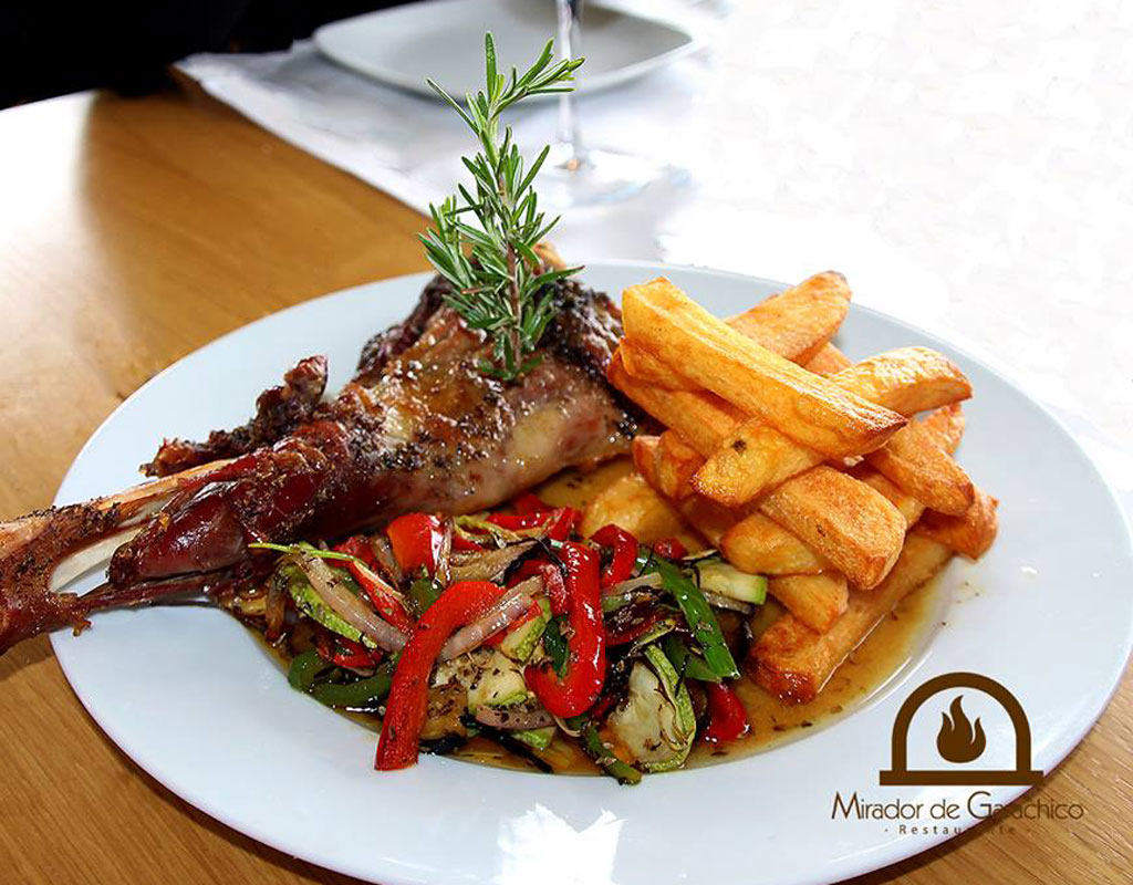 Cuisset d’agneau avec frites et légumes chez Mirador de Garachico.