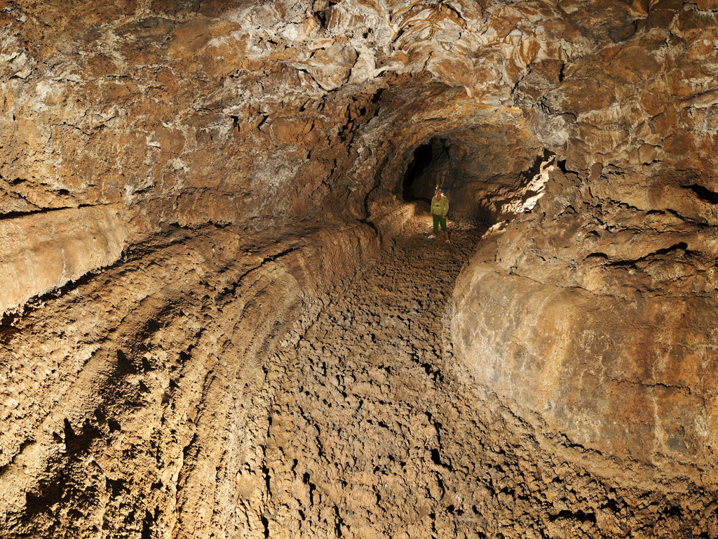 Tunnel de lave dans le parc national de la Teide, Tenerife.